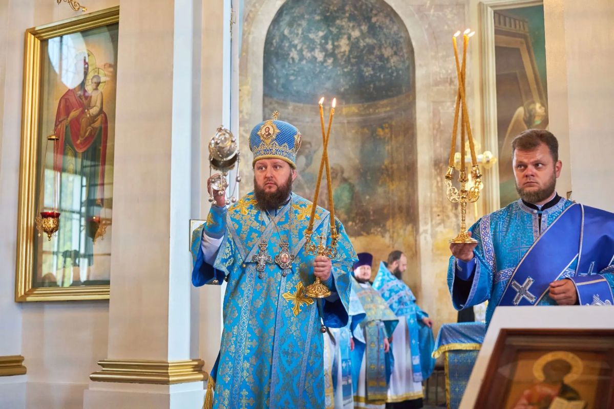 Михаил Собакин: В престольный праздник вместе с прихожанами храма иконы Божией Матери «Всех скорбящих Радость» села Шарапово принял участие в праздничной Божественной литургии, которую возглавил архиепископ Подольский и... Михаил Собакин: В престольный праздник вместе с прихожанами храма иконы Божией Матери «Всех скорбящих Радость» села Шарапово принял участие в праздничной Божественной литургии, которую возглавил архиепископ Подольский и...