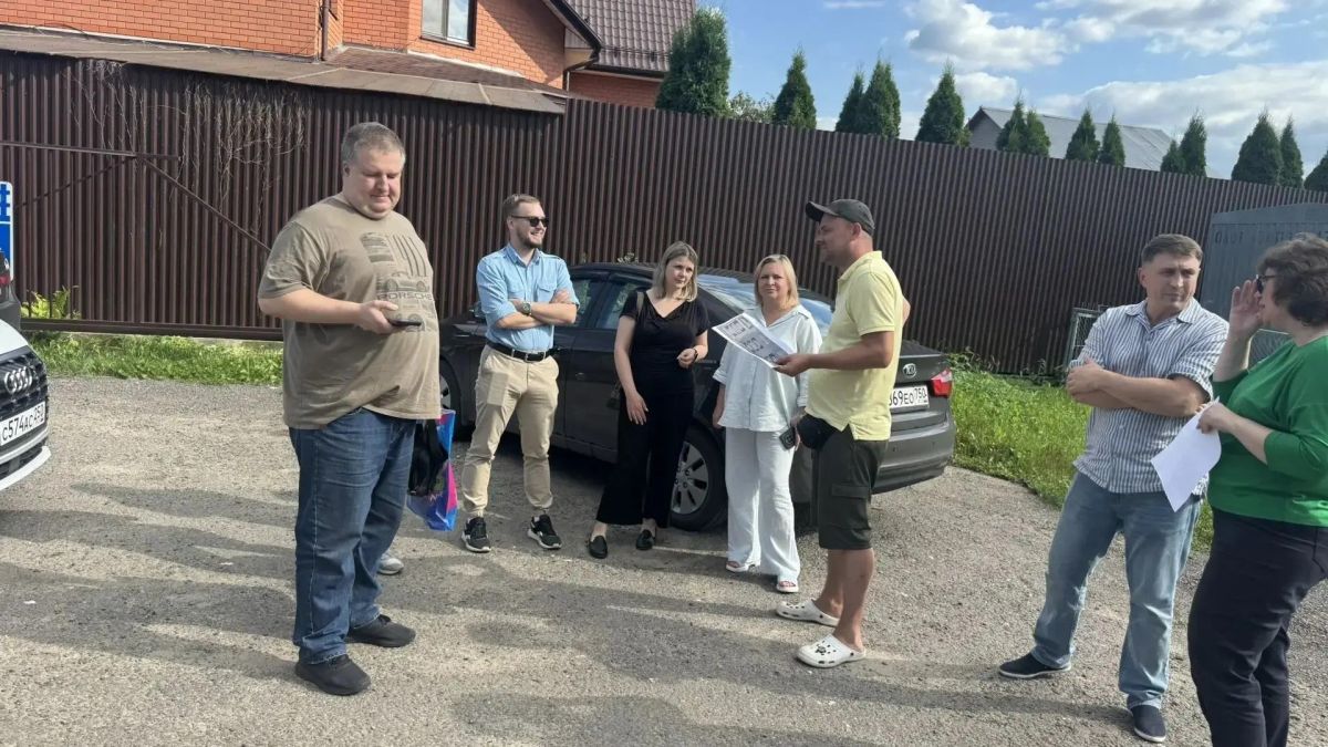 В Жуковском состоялась встреча представителей городской администрации с членами СНТ «Быковка» В Жуковском состоялась встреча представителей городской администрации с членами СНТ «Быковка»
