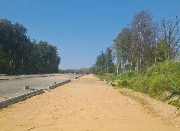 На дороге "Путилково-Пятницкое шоссе" в Красногорске начали строить тротуары На дороге "Путилково-Пятницкое шоссе" в Красногорске начали строить тротуары
