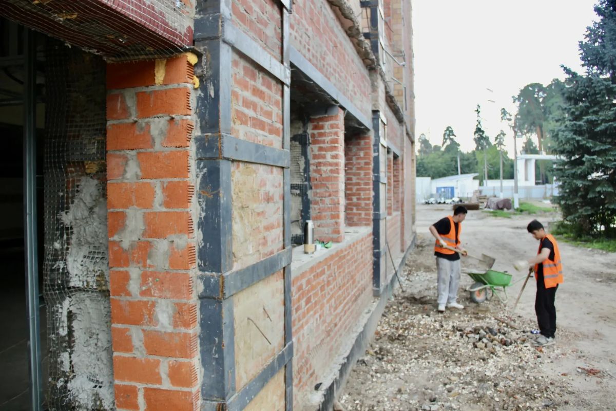 Школа и «Знамя»: осмотрели ход капитального ремонта по национальным проектам нашего Президента Сегодня посмотрели два объекта, которые ждут очень многие наши жители, – центр образования №26 в деревне Большое Буньково и... Школа и «Знамя»: осмотрели ход капитального ремонта по национальным проектам нашего Президента Сегодня посмотрели два объекта, которые ждут очень многие наши жители, – центр образования №26 в деревне Большое Буньково и...