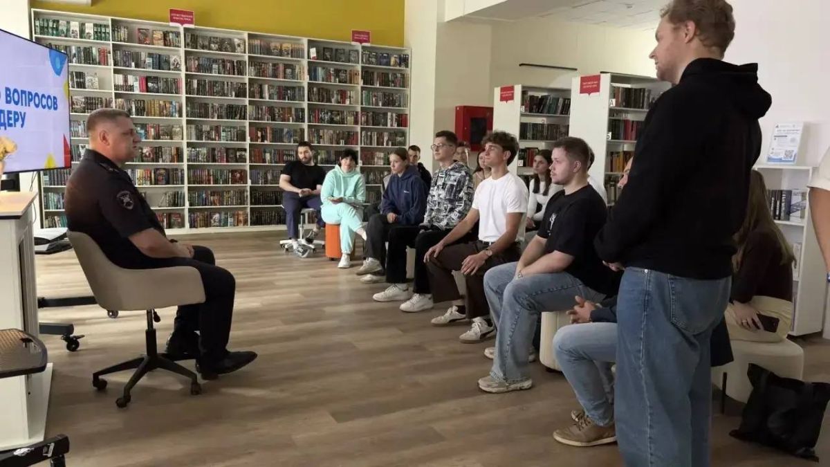 Начальник территориального отдела Госавтоинспекции в Луховицах подполковник полиции Андрей Майборода принял участие в популярной молодежной программе «100 вопросов к лидеру» Начальник территориального отдела Госавтоинспекции в Луховицах подполковник полиции Андрей Майборода принял участие в популярной молодежной программе «100 вопросов к лидеру»