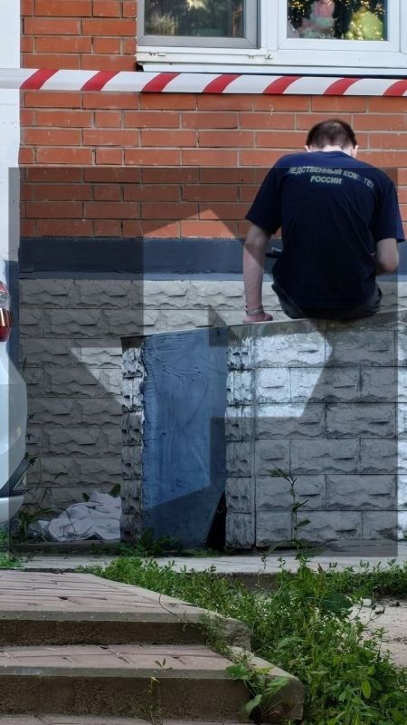 Трагедия в Раменском: мать сорвалась из окна, пытаясь спасти ребенка Трагедия в Раменском: мать сорвалась из окна, пытаясь спасти ребенка