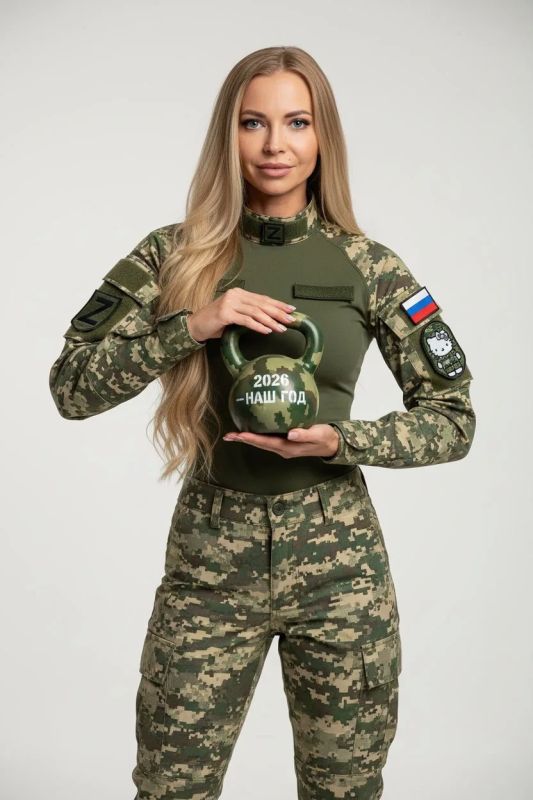 Владислав Шурыгин: Знакомьтесь, камрады!. Полина Реутова, она же — «Оптимистка в штатском» — журналист, историк, моя хорошая подруга и боец информационного фронта, которому не нужны выходные