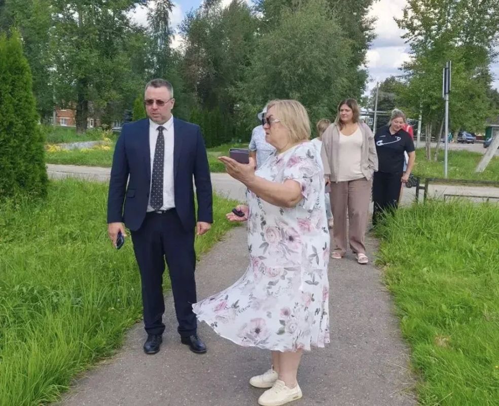 В деревне Шабурново состоялась встреча с жителями В деревне Шабурново состоялась встреча с жителями