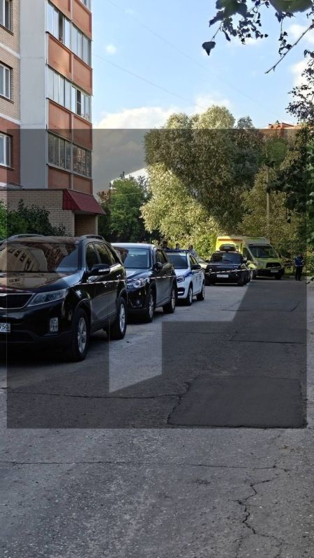 Трагедия в Раменском: мать сорвалась из окна, пытаясь спасти ребенка Трагедия в Раменском: мать сорвалась из окна, пытаясь спасти ребенка