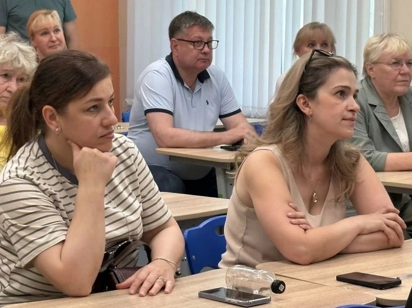 В Лицее №1 имени А. Блока прошла встреча, посвящённая развитию образования и памяти поэта В Лицее №1 имени А. Блока прошла встреча, посвящённая развитию образования и памяти поэта