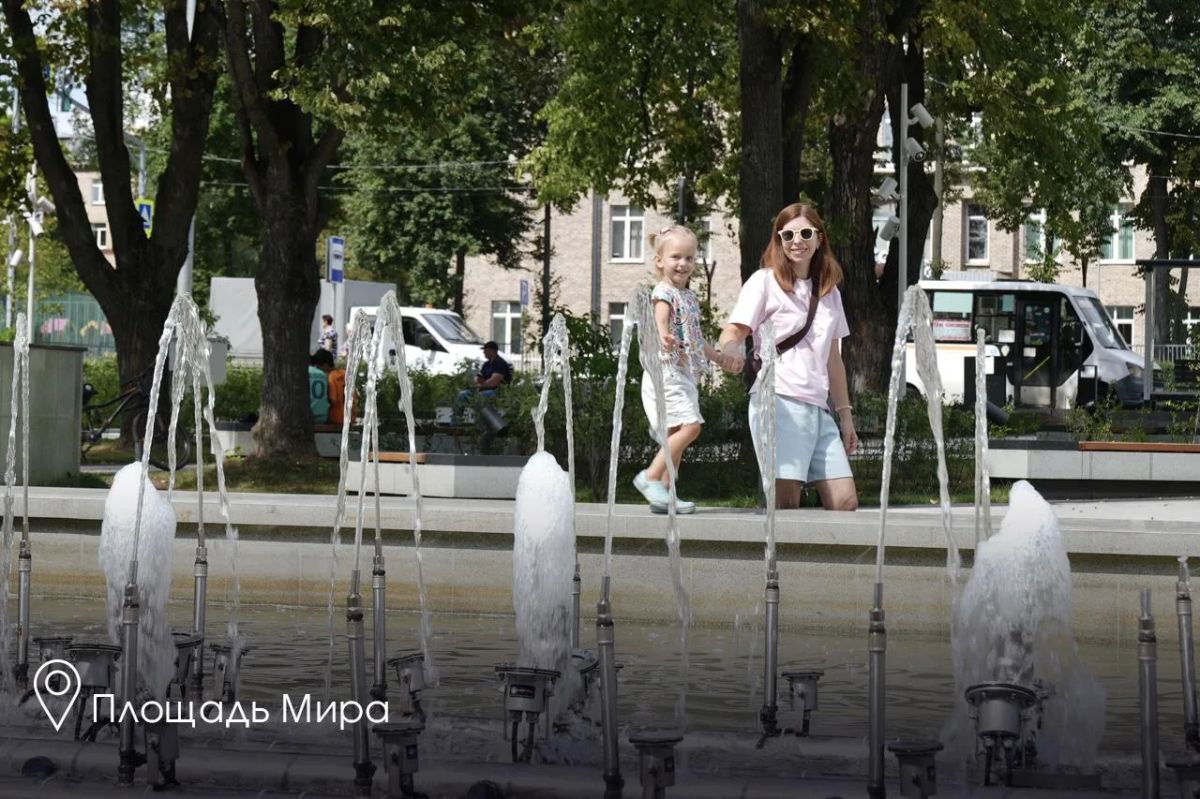 Андрей Воробьев: В Мытищах на площади Мира встретились с жителями Андрей Воробьев: В Мытищах на площади Мира встретились с жителями