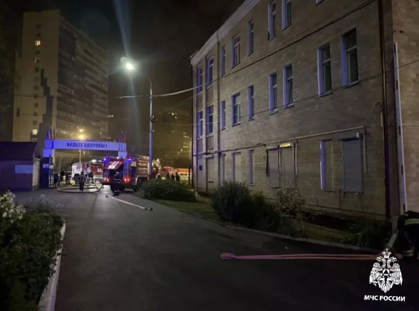 В Подмосковье огнеборцами спасено двое детей на пожаре в детской больнице В Подмосковье огнеборцами спасено двое детей на пожаре в детской больнице