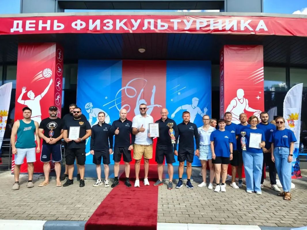 Сегодня на стадионе в Яхроме по-настоящему жарко — и это совсем не про погоду Сегодня на стадионе в Яхроме по-настоящему жарко — и это совсем не про погоду