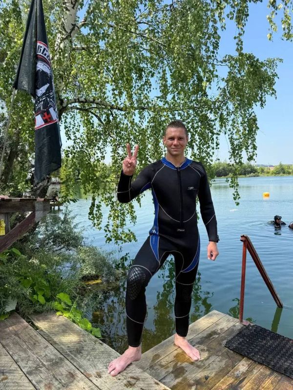 Ветераны СВО Люберец погрузились в воду с аквалангом Ветераны СВО Люберец погрузились в воду с аквалангом