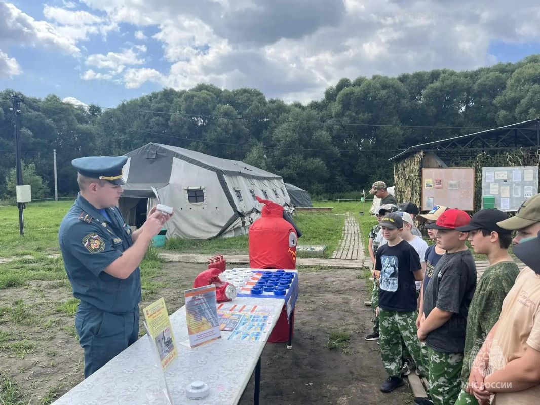 Безопасное лето в палаточном военно-патриотическом лагере «Пересвет» Безопасное лето в палаточном военно-патриотическом лагере «Пересвет»