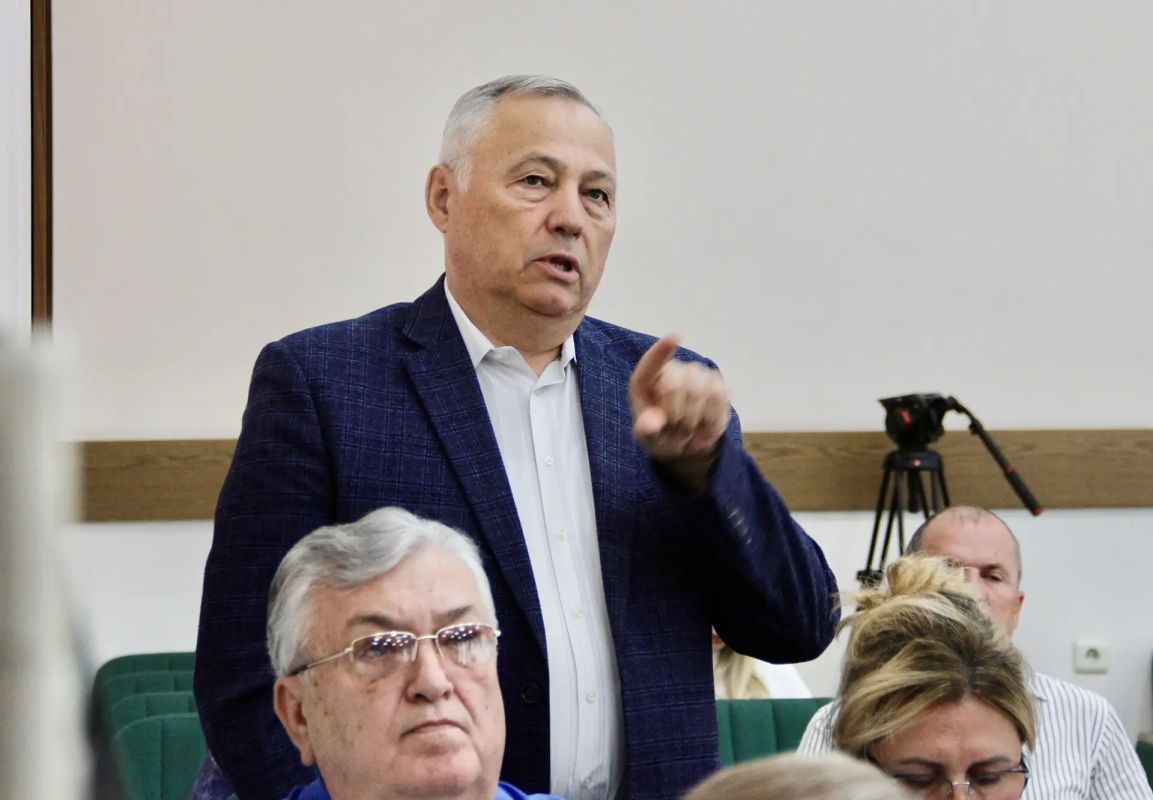Сразу после выходных провели традиционный Час ЖКХ Сразу после выходных провели традиционный Час ЖКХ