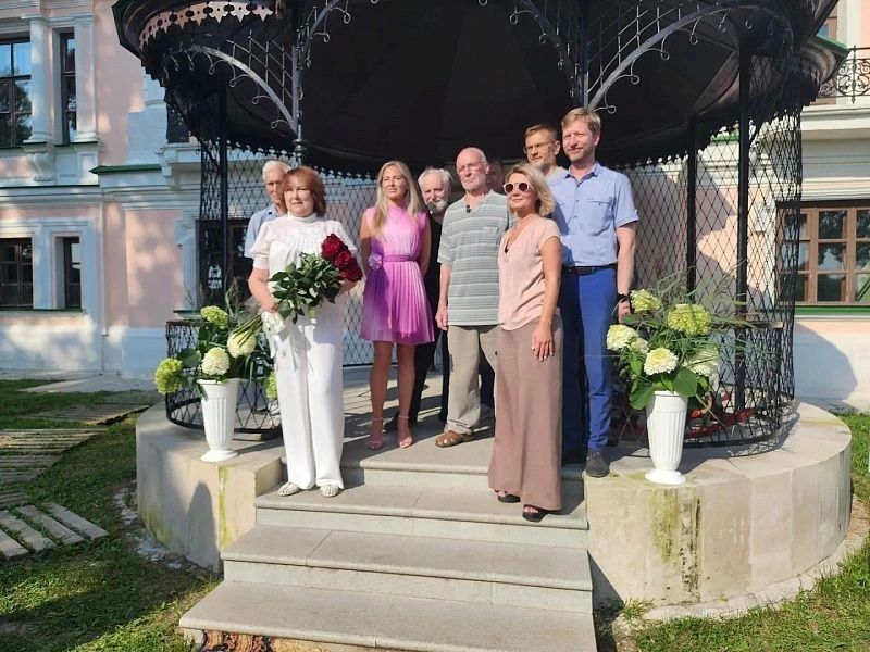 «Поэтика пространства»: выставка Заслуженного художника РФ Владимира Потлова открылась в воскресенском парке Кривякино «Поэтика пространства»: выставка Заслуженного художника РФ Владимира Потлова открылась в воскресенском парке Кривякино