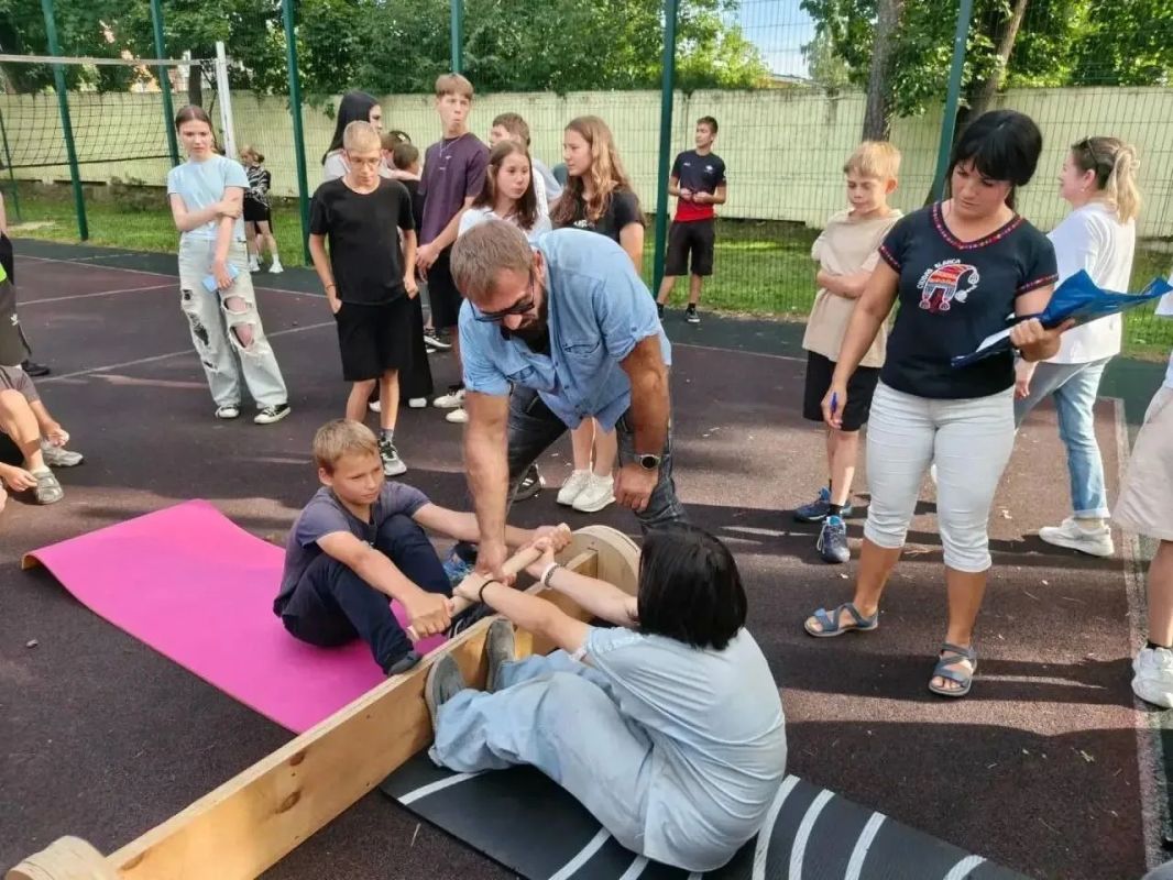 По инициативе Центра милосердия собора святителя Николая Чудотворца на базе Серпуховского отделения Малаховского противотуберкулезного санатория прошло спортивно-оздоровительное мероприятие для несовершеннолетних волонтёров... По инициативе Центра милосердия собора святителя Николая Чудотворца на базе Серпуховского отделения Малаховского противотуберкулезного санатория прошло спортивно-оздоровительное мероприятие для несовершеннолетних волонтёров...