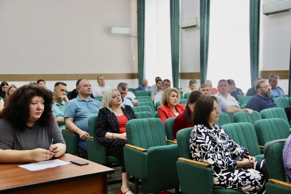 Сразу после выходных провели традиционный Час ЖКХ Сразу после выходных провели традиционный Час ЖКХ