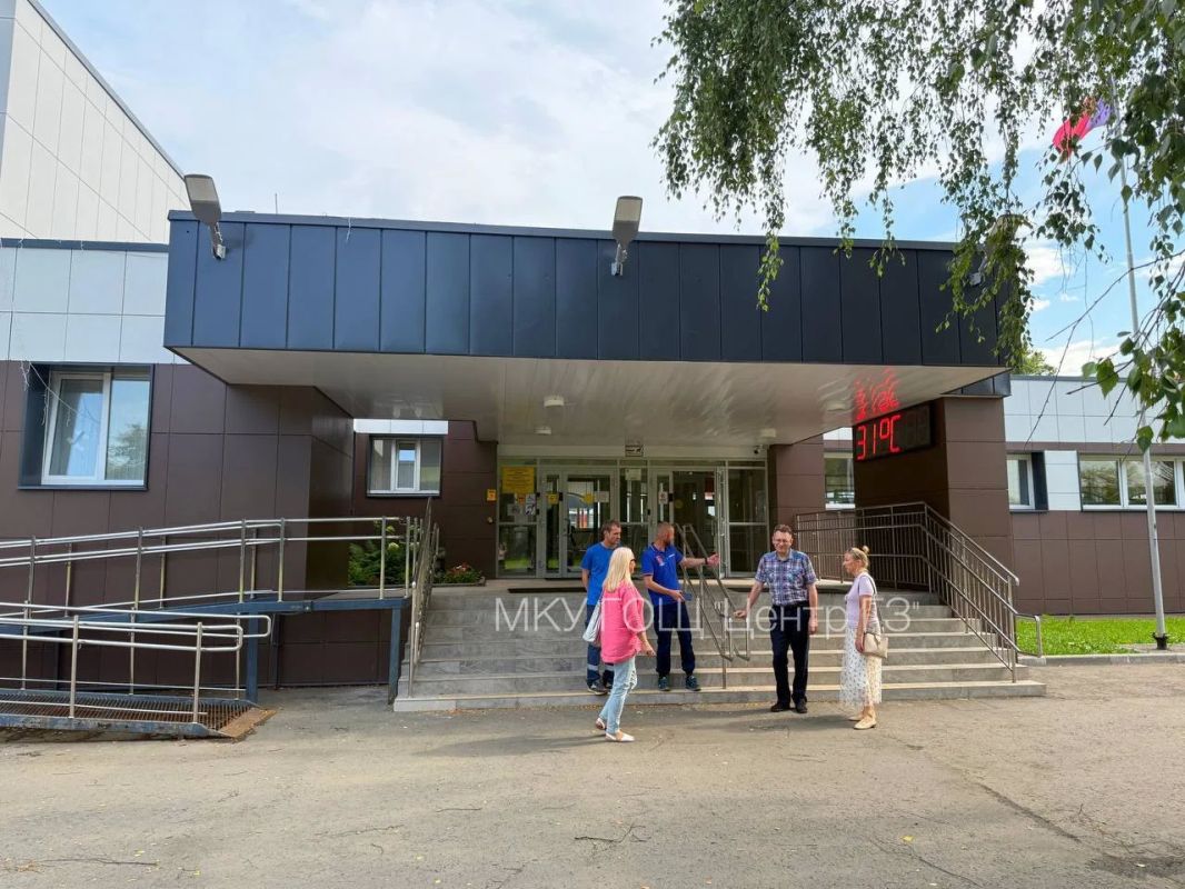 По поручению главы округа Андрея Булгакова после личного приёма жительницы и по обращениям жителей микрорайона Бахчиванджи сотрудники территориальной безопасности и ЦГЗ осмотрели пешеходную территорию на улице Беляева (в том... По поручению главы округа Андрея Булгакова после личного приёма жительницы и по обращениям жителей микрорайона Бахчиванджи сотрудники территориальной безопасности и ЦГЗ осмотрели пешеходную территорию на улице Беляева (в том...