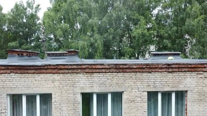 В детском саду в Пешках завершили ремонт кровли В детском саду в Пешках завершили ремонт кровли