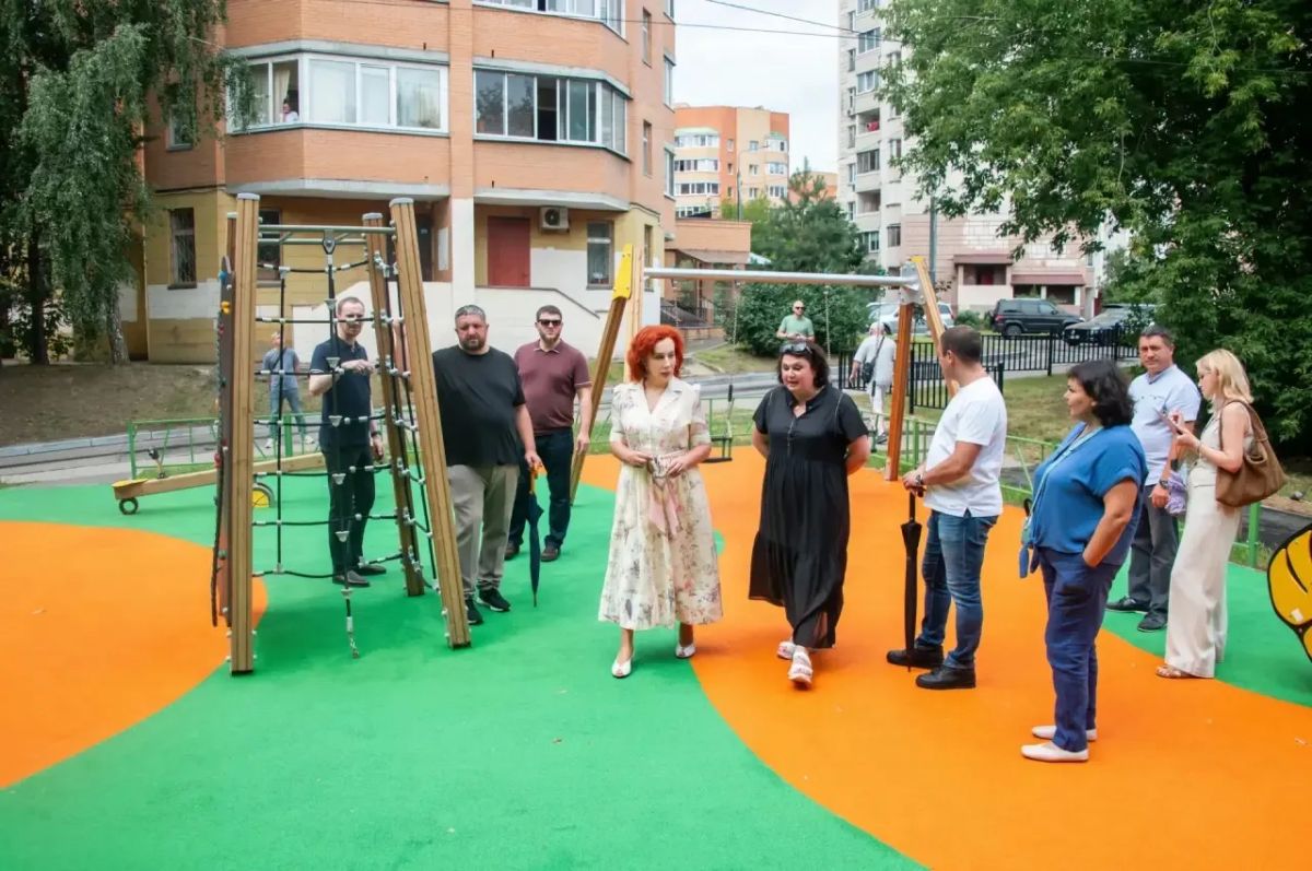 Татьяна Витушева: В рамках рабочего обхода города Истра осмотрела благоустроенный сквер рядом с Истринским Лицеем Татьяна Витушева: В рамках рабочего обхода города Истра осмотрела благоустроенный сквер рядом с Истринским Лицеем
