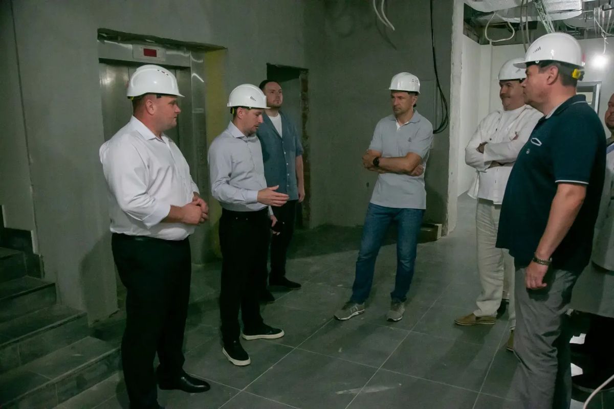 Министр здравоохранения Московской области Максим Забелин и глава Городского округа Александр Гречищев посетили Коломенскую больницу, которая остается одним из крупнейших учреждений здравоохранения на юго-востоке Подмосковья Министр здравоохранения Московской области Максим Забелин и глава Городского округа Александр Гречищев посетили Коломенскую больницу, которая остается одним из крупнейших учреждений здравоохранения на юго-востоке Подмосковья
