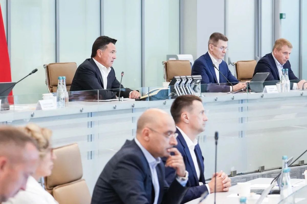 Михаил Собакин: Подготовка объектов теплоснабжения и многоквартирных домов к зимнему отопительному периоду стала ключевой темой на еженедельном совещании Губернатора с правительством области и главами округов