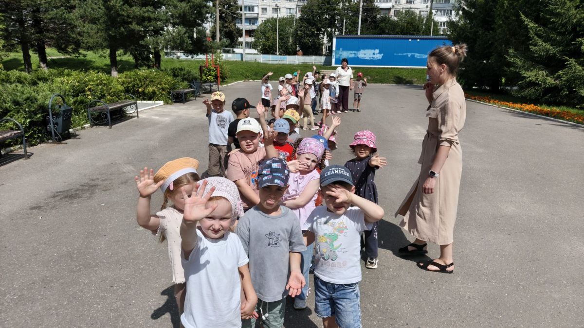 Летняя игровая программа в деревне Манушкино