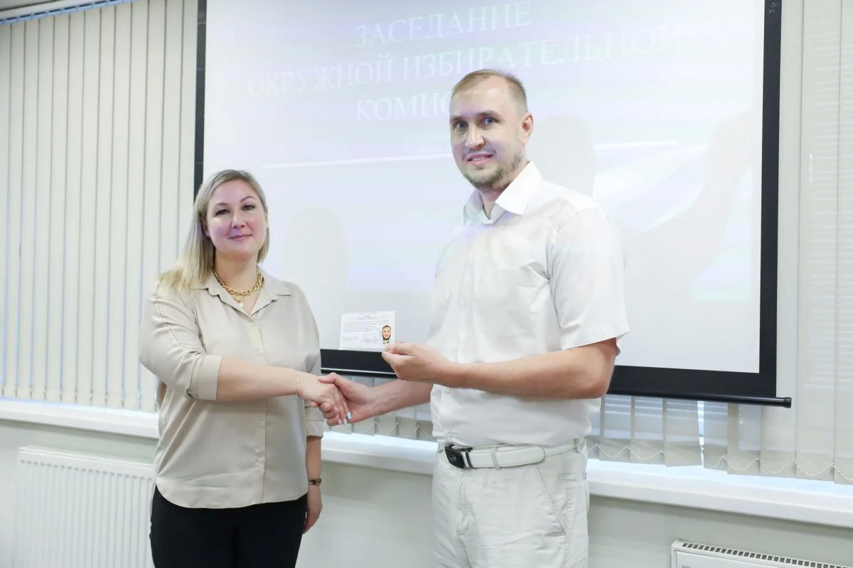 Кандидатам в депутаты в Московскую областную думу вручили удостоверения зарегистрированного кандидата Кандидатам в депутаты в Московскую областную думу вручили удостоверения зарегистрированного кандидата