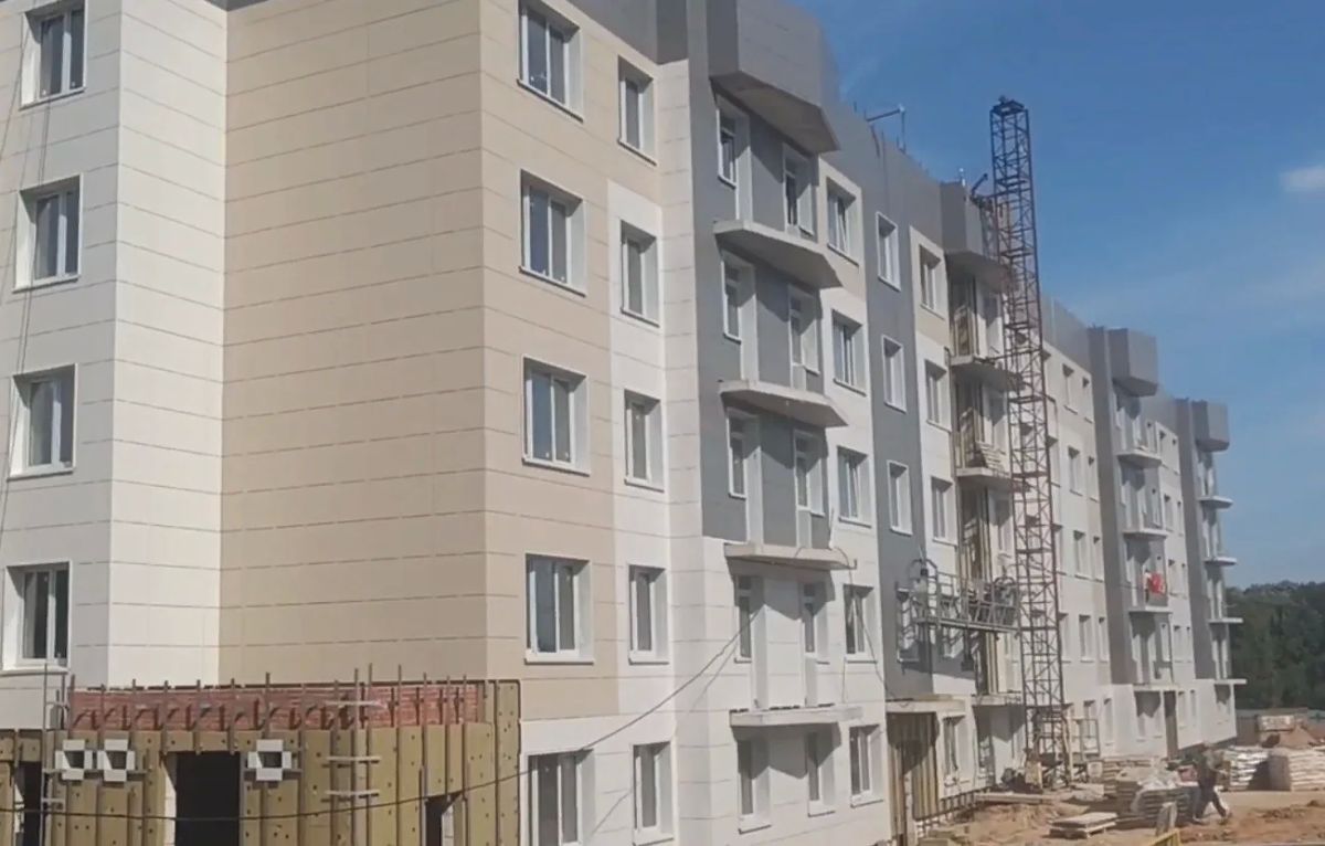 Продолжается возведение 5- этажного многоквартирного жилого дома севернее микрорайона «Юбилейный» в Талдомском округе