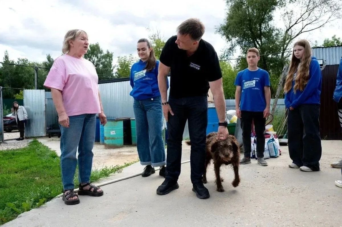 Глава муниципалитета совместно с лидером областного крыла «Молодой Гвардии Единой России» и депутатом округа Дианой Алумянц посетили приют для животных «Зоозащита+» Глава муниципалитета совместно с лидером областного крыла «Молодой Гвардии Единой России» и депутатом округа Дианой Алумянц посетили приют для животных «Зоозащита+»