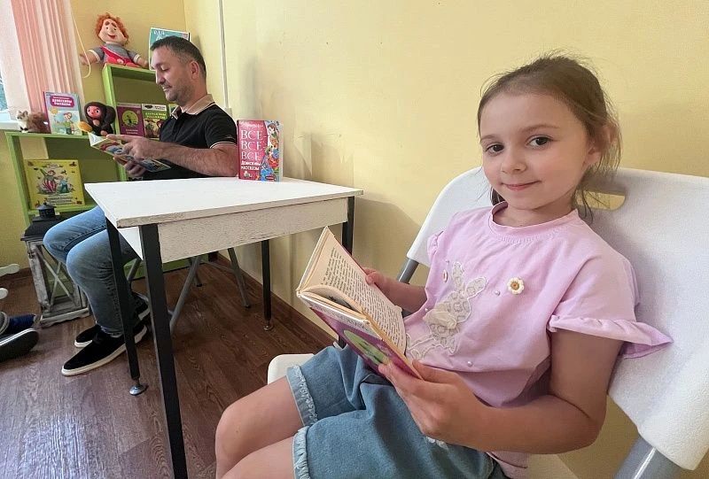 В Центральной детской библиотеке прошли семейные чтения в рамках областного сетевого проекта «Живая библиотека: летний сезон» В Центральной детской библиотеке прошли семейные чтения в рамках областного сетевого проекта «Живая библиотека: летний сезон»