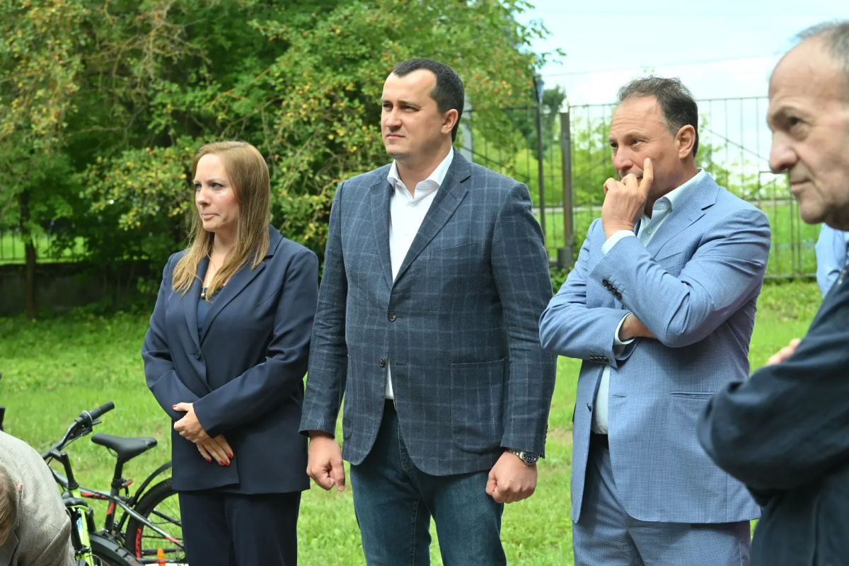 Новое общественное пространство появилось на Леоновском шоссе в Балашихе Новое общественное пространство появилось на Леоновском шоссе в Балашихе