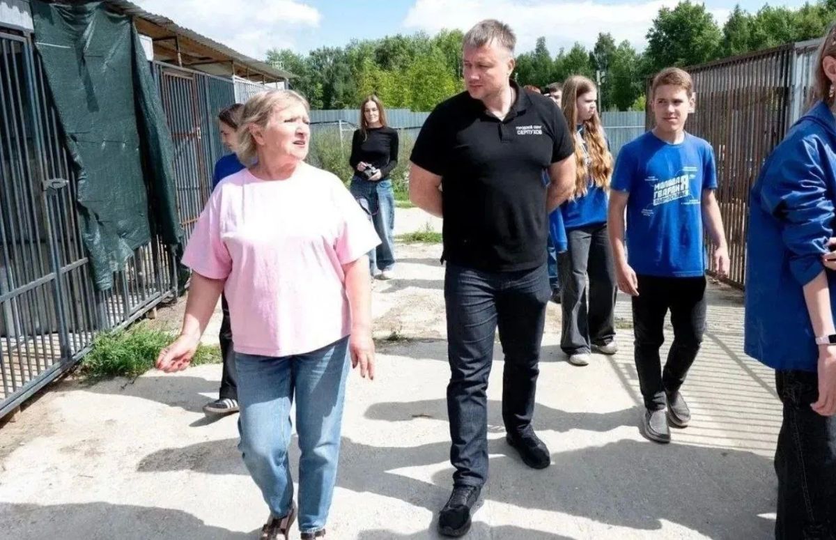 Глава муниципалитета совместно с лидером областного крыла «Молодой Гвардии Единой России» и депутатом округа Дианой Алумянц посетили приют для животных «Зоозащита+» Глава муниципалитета совместно с лидером областного крыла «Молодой Гвардии Единой России» и депутатом округа Дианой Алумянц посетили приют для животных «Зоозащита+»