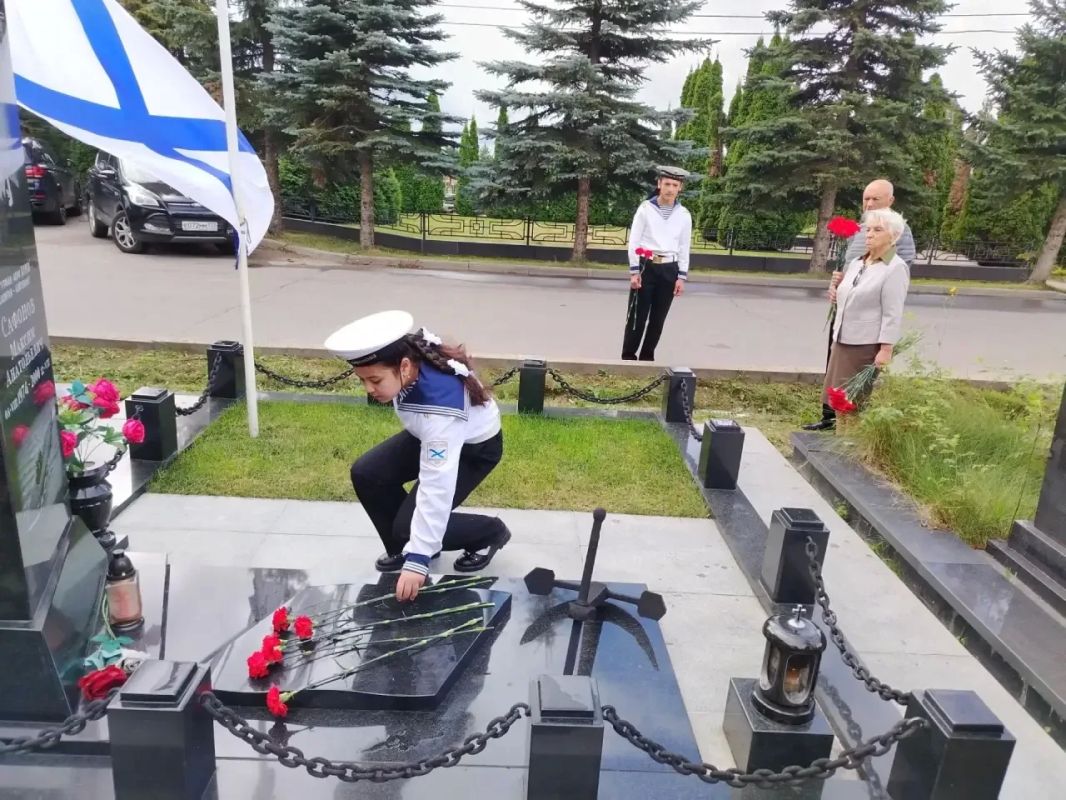 26 лет назад в Баренцевом море произошла одна из самых страшных трагедий в истории российского флота 26 лет назад в Баренцевом море произошла одна из самых страшных трагедий в истории российского флота