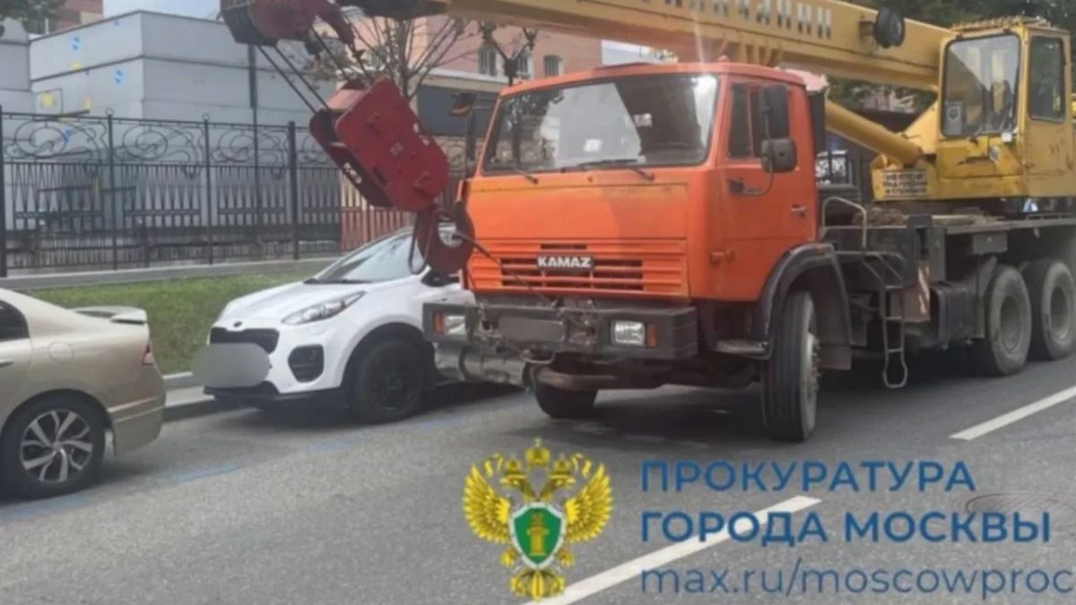 Сбивший пиар-директора «Москвички» утверждает, что не скрывался после ДТП — он остановился и увидел, что Кате Чаковской оказывают помощь, после чего уехал Сбивший пиар-директора «Москвички» утверждает, что не скрывался после ДТП — он остановился и увидел, что Кате Чаковской оказывают помощь, после чего уехал