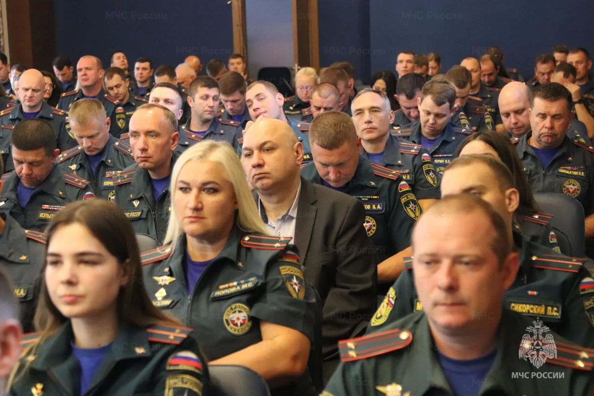 В Подмосковном главке прошло комплексное занятие с личным составом В Подмосковном главке прошло комплексное занятие с личным составом