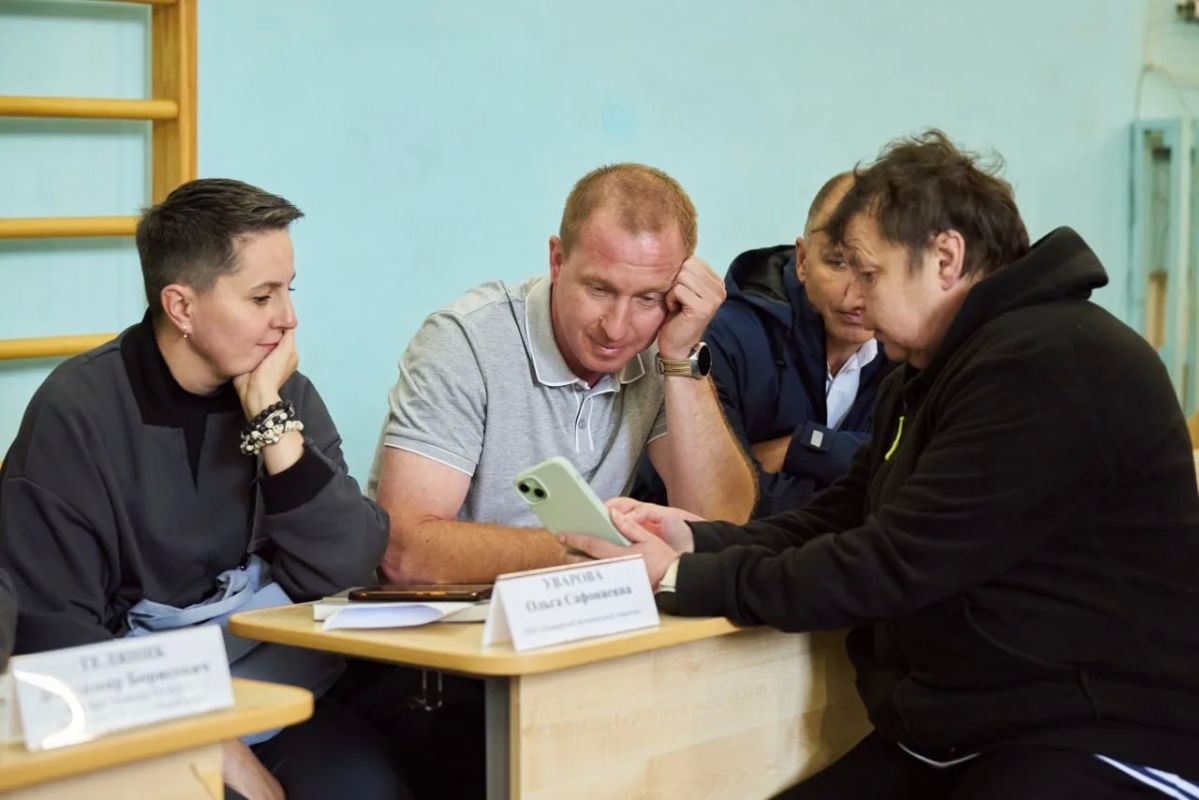 Михаил Собакин: Сегодня в ходе «Выездной администрации» вели прием жителей микрорайона Ровки и близлежащих территорий Михаил Собакин: Сегодня в ходе «Выездной администрации» вели прием жителей микрорайона Ровки и близлежащих территорий