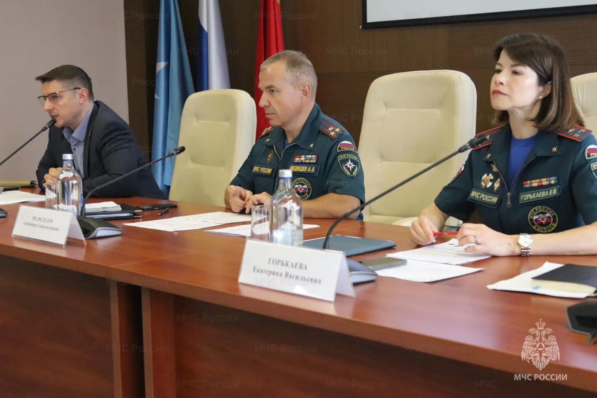 В Подмосковном главке прошло комплексное занятие с личным составом В Подмосковном главке прошло комплексное занятие с личным составом