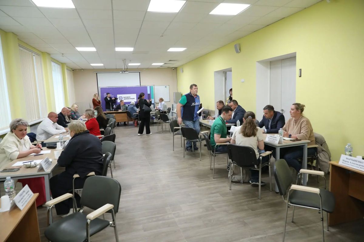 «Пришёл, чтобы решить проблему»: жители Долгопрудного приняли участие в выездной администрации «Пришёл, чтобы решить проблему»: жители Долгопрудного приняли участие в выездной администрации