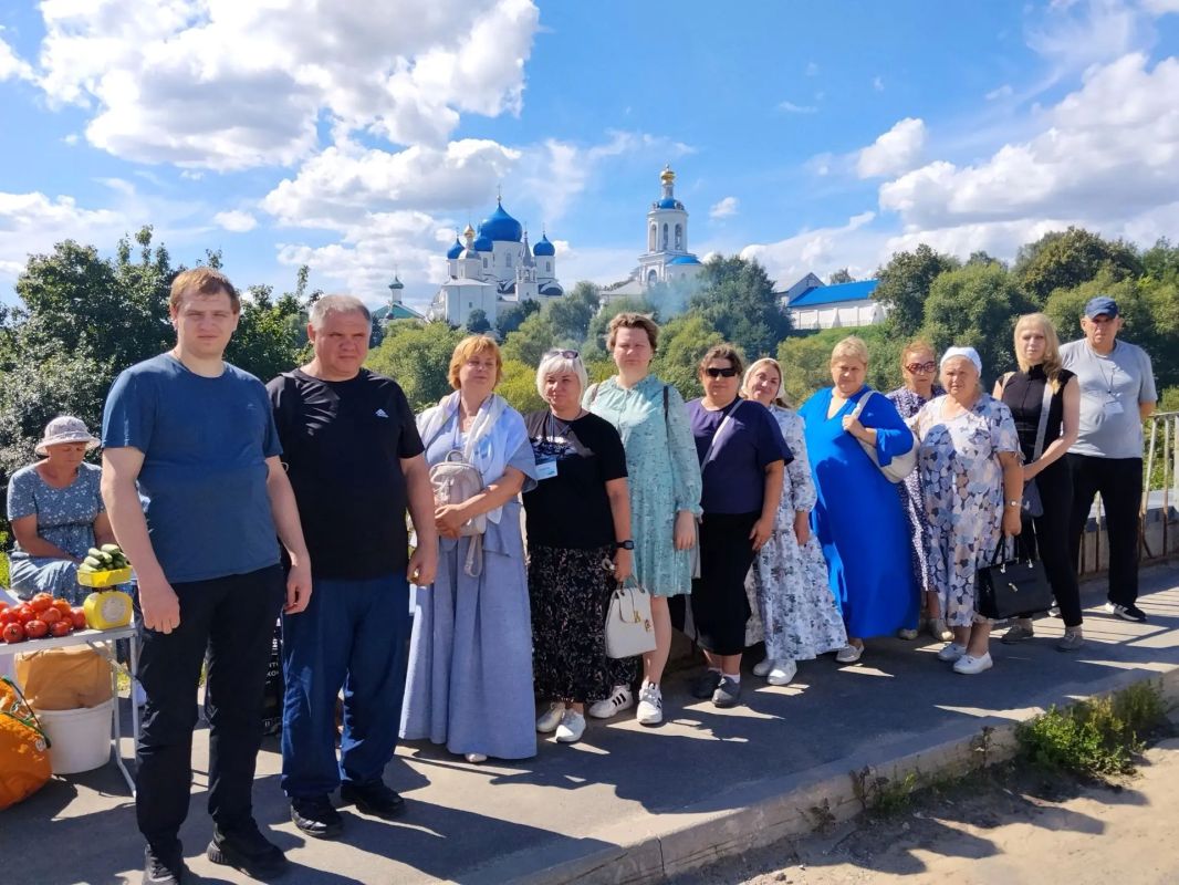 Прихожане Знаменского храма совершили паломничество Прихожане Знаменского храма совершили паломничество