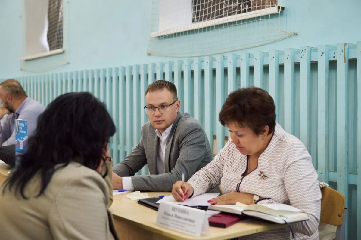 Михаил Собакин: Сегодня в ходе «Выездной администрации» вели прием жителей микрорайона Ровки и близлежащих территорий Михаил Собакин: Сегодня в ходе «Выездной администрации» вели прием жителей микрорайона Ровки и близлежащих территорий