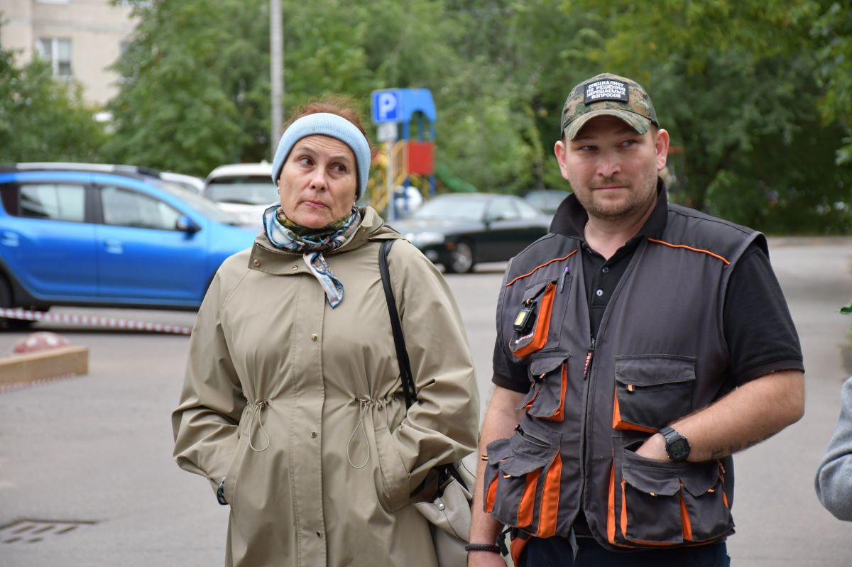 Заместитель главы Жуковского Алла Дунаевич проверила содержание территорий во дворе ул. Левченко, д.4,6,8 Заместитель главы Жуковского Алла Дунаевич проверила содержание территорий во дворе ул. Левченко, д.4,6,8