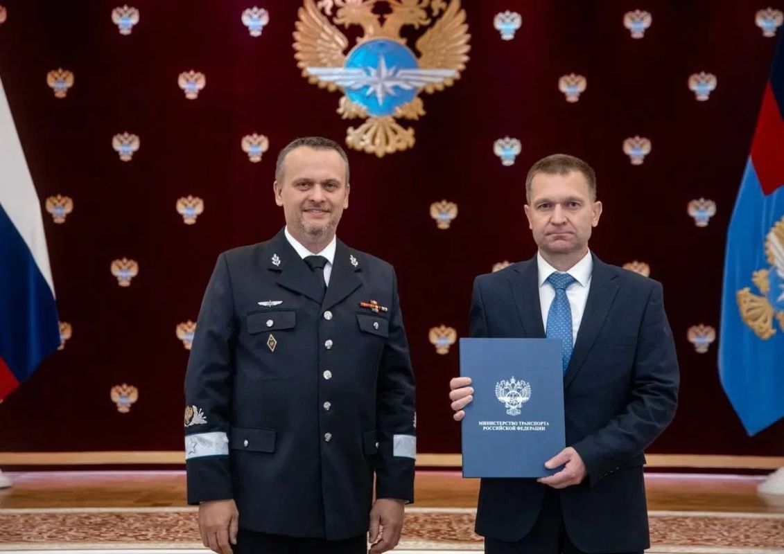 Министр транспорта РФ А.С. Никитин наградил Министр транспорта РФ А.С. Никитин наградил