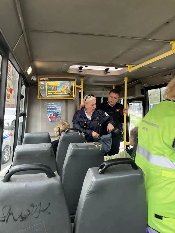Более 30 пассажиров проверили в Люберцах во время рейда на общественном транспорте Более 30 пассажиров проверили в Люберцах во время рейда на общественном транспорте