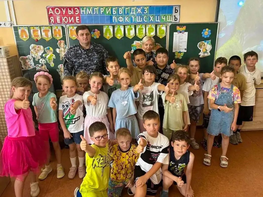 #КаникулыСРосгвардией. Росгвардейцы провели урок кибербезопасности для школьников в Подмосковье В рамках всероссийской ведомственной акции «Каникулы с Росгвардией», приуроченной в этом году к 10-летию со Дня образования...