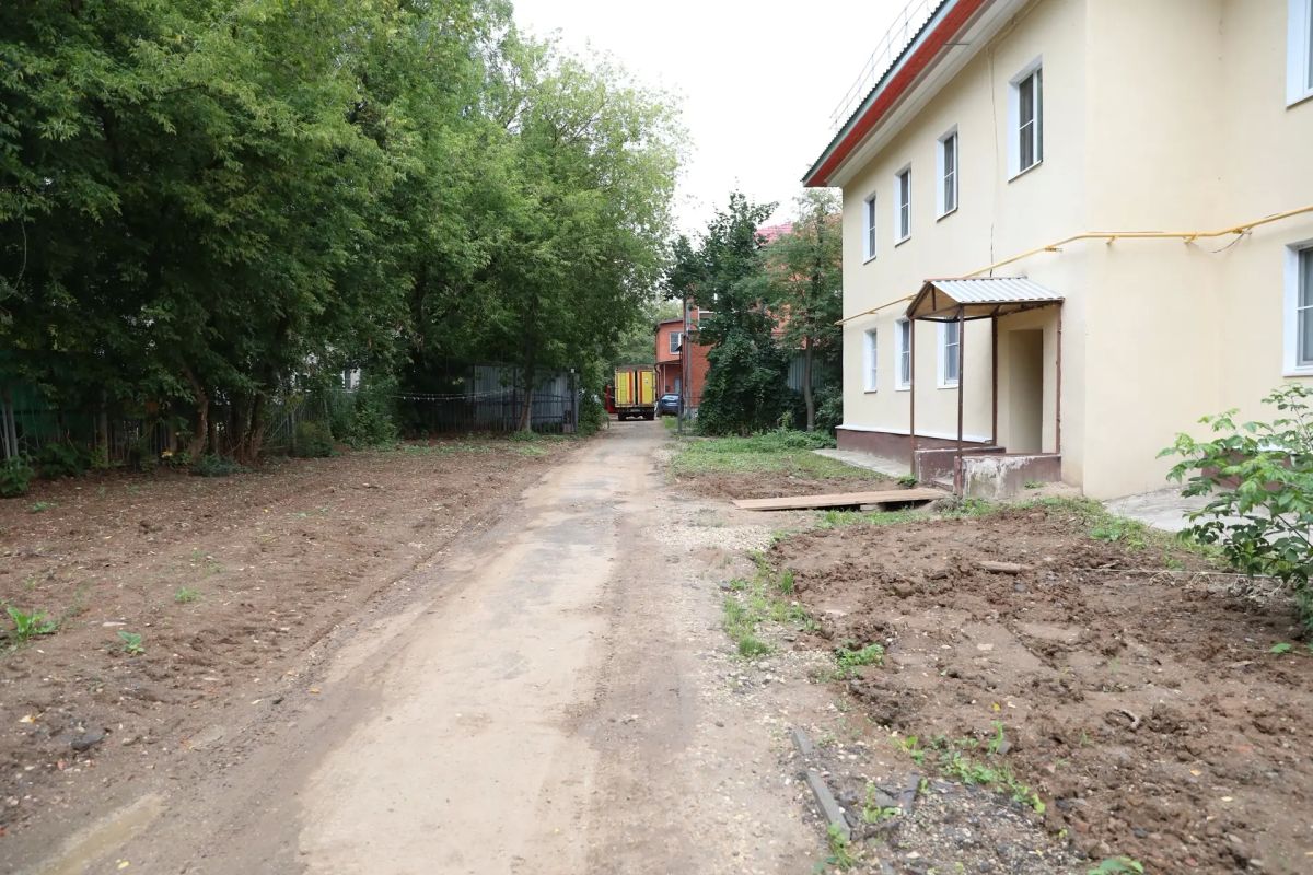 По обращению жительницы микрорайона Водники вместе с профильными заместителями выехали на место По обращению жительницы микрорайона Водники вместе с профильными заместителями выехали на место