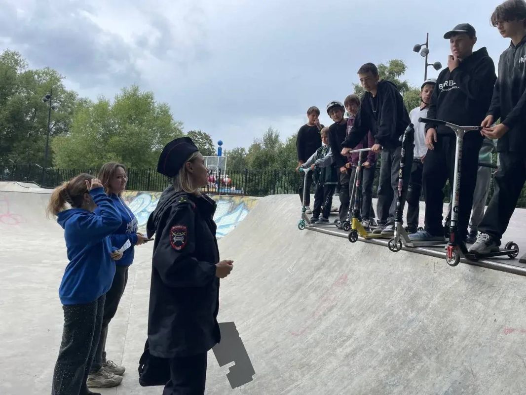 В Центральном парке культуры и отдыха «Парк Мира» города Мытищи состоялась акция «Патруль безопасности» В Центральном парке культуры и отдыха «Парк Мира» города Мытищи состоялась акция «Патруль безопасности»