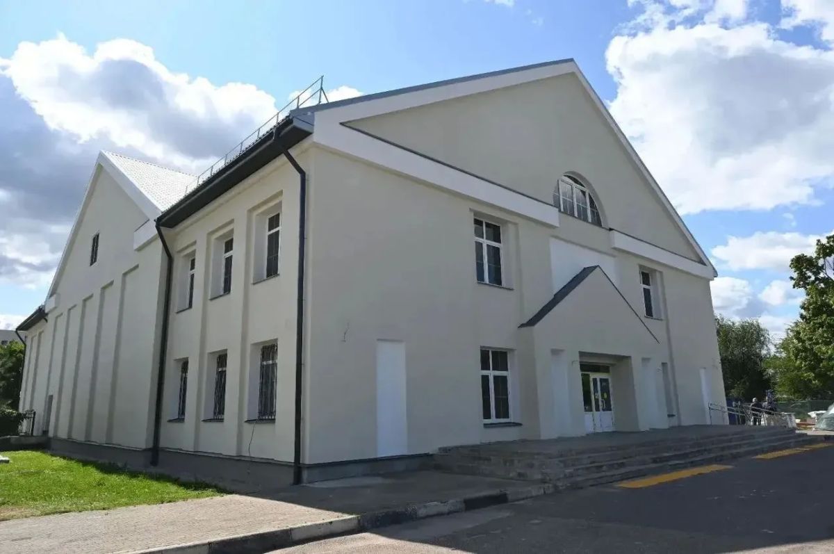 Капитальный ремонт фасада и кровли Дома культуры «Большевик» завершается