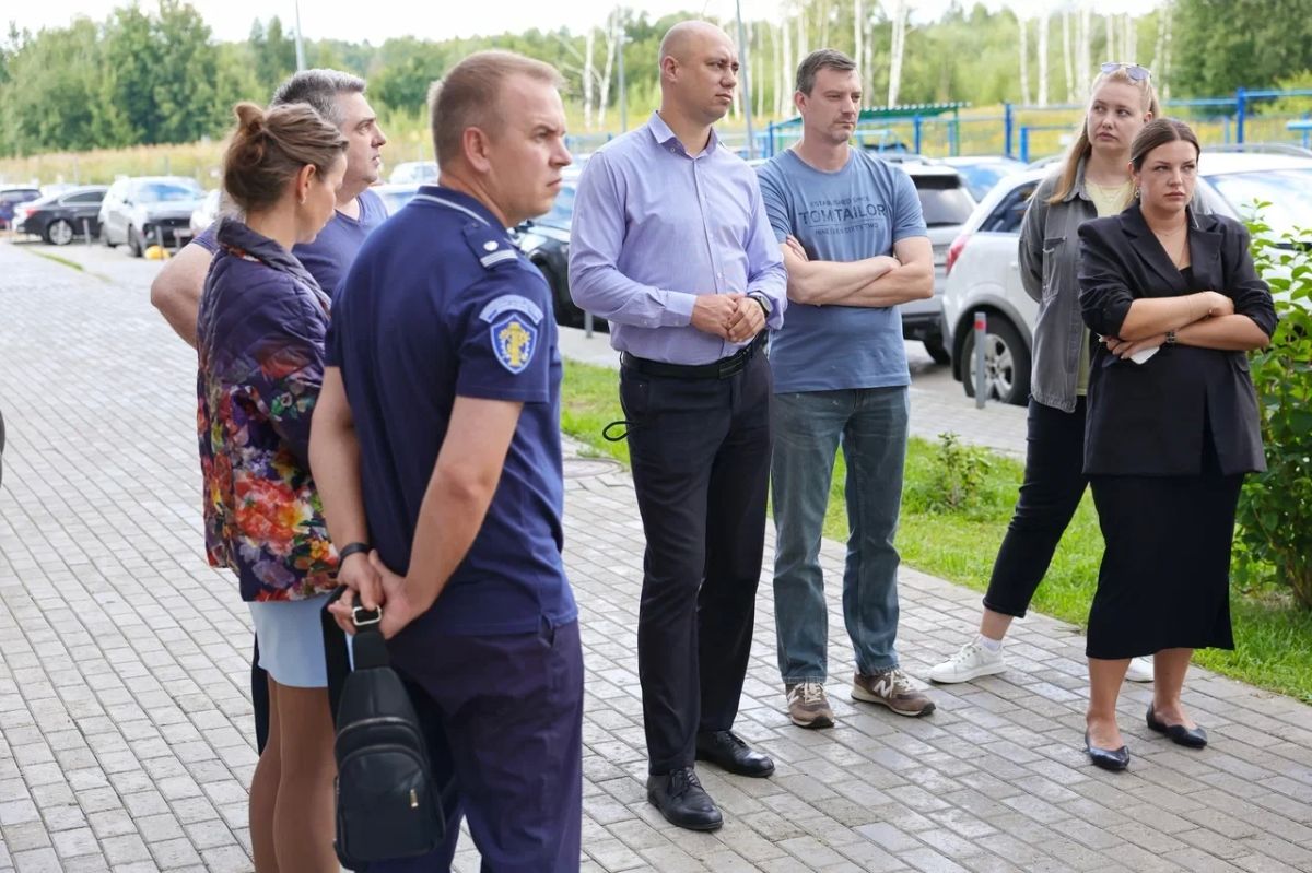 Встреча с жителями многоквартирного дома на проспекте Астрахова прошла в Мытищах Встреча с жителями многоквартирного дома на проспекте Астрахова прошла в Мытищах