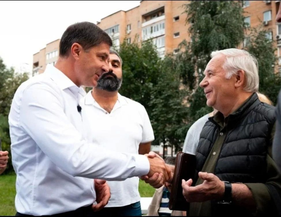 Владимир Волков: Встречу с жителями в формате выездной администрации провели сегодня в сквере у памятника МиГ-29 (Люберцы, ул. 3-е Почтовое отделение, д.40) Владимир Волков: Встречу с жителями в формате выездной администрации провели сегодня в сквере у памятника МиГ-29 (Люберцы, ул. 3-е Почтовое отделение, д.40)