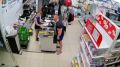 Мужчина ударил продавщицу в детском магазине на глазах у своего ребёнка