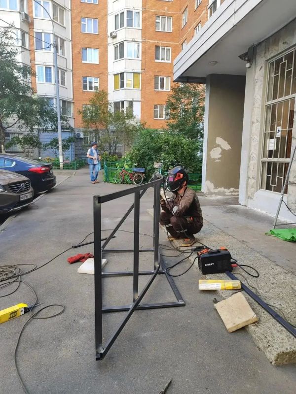 Управляющие компании города продолжают плановые работы по повышению комфорта проживания для жителей Управляющие компании города продолжают плановые работы по повышению комфорта проживания для жителей
